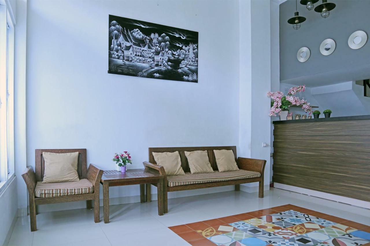 Oyo 1386 Hotel Grand Gabelo Bukittinggi Exterior photo