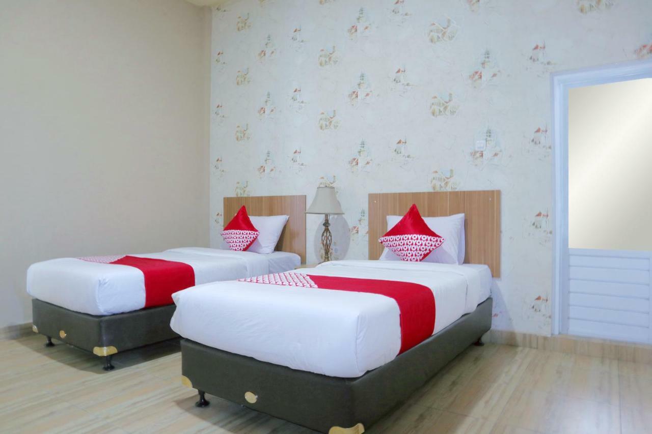 Oyo 1386 Hotel Grand Gabelo Bukittinggi Exterior photo