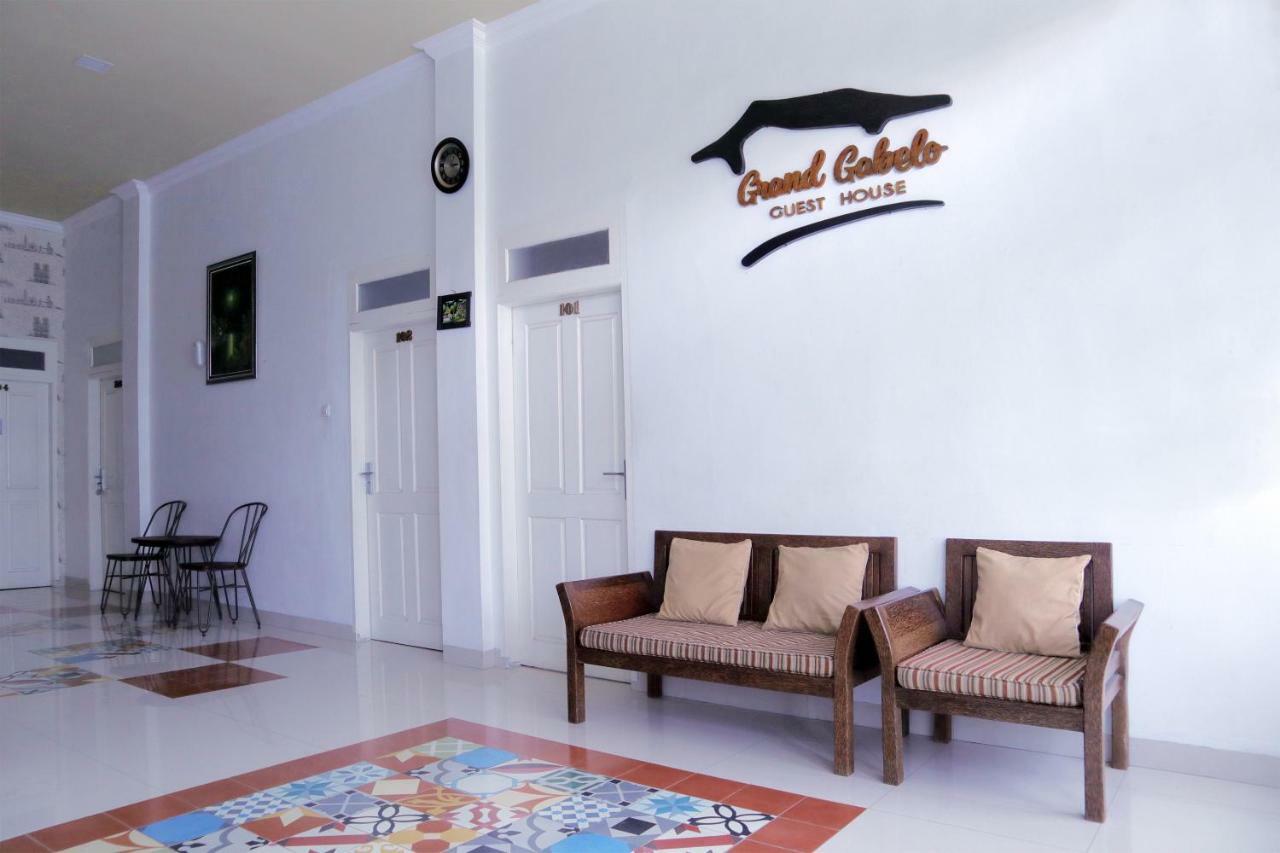 Oyo 1386 Hotel Grand Gabelo Bukittinggi Exterior photo